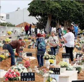  ??  ?? Romagens a cemitérios podem não ocorrer no próximo dia de Todos os Santos