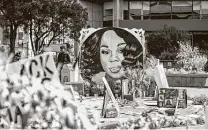  ?? Xavier Burrell / New York Times ?? A memorial in Louisville, Ky., to Breonna Taylor, who was killed by police serving a warrant at her apartment in March.