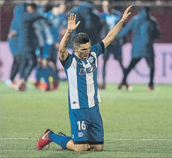  ?? FOTO: PERE PUNTÍ ?? No pierde la esperanza Dani Torres, que se lesionó frente al Espanyol, quiere volver al equipo para hacer un buen final de temporada que le ayude a poder participar en el Mundial