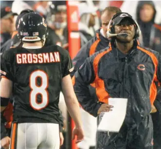  ?? KEVORK DJANSEZIAN/AP (ABOVE), MARK LOMOGLIO/AP ?? Former Bears coach Lovie Smith always spoke highly of his players, including problemati­c Rex Grossman (above), while Bruce Arians wasn’t afraid to call out Tom Brady.