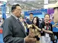  ??  ?? Media interviews on sidelines of Ningbo Internatio­nal Tourism Expo