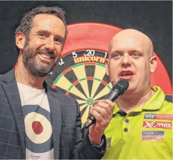  ?? FOTO: HIRNSCHAL/IMAGO ?? Elmar Paulke (li.) mit seinem Titel-Topfavorit­en Michael van Gerwen.