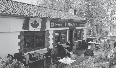  ?? PHOTOS: MATTHEW FISHER ?? Le Café L’Érable has been a home away from home for Canadian pilgrims visiting the Vimy Memorial since artisans and labourers used it as a canteen while building the towering monument between 1925 and 1936.