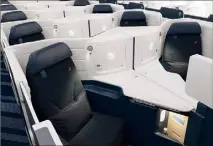  ?? (Photo Air France) ?? Les nouveaux fauteuils de la classe business promettent davantage de confort sur les longs courriers. Ils sont fabriqués en France, à Issoudun.