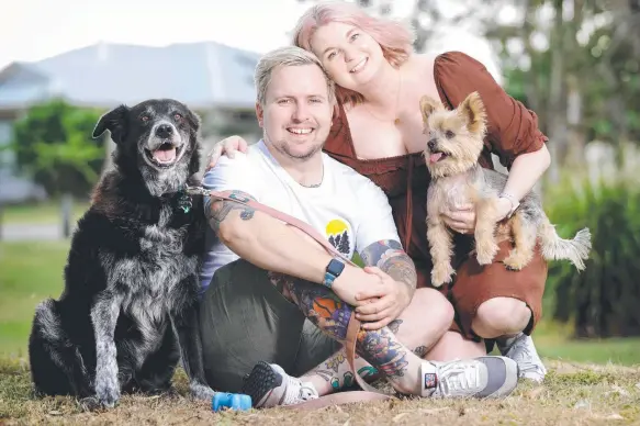  ?? ?? Thomas McNamara and Madeline Scott, with their fur babies Dexter and Oliver. Picture: Steve Pohlner