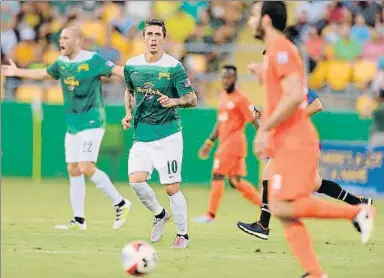  ?? SCOTT A. MILLER / EFE ?? Georgi Hristov (10) en una imatge amb els Tampa Bay Rowdies, del campionat NASL