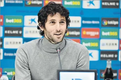  ?? FOTO: GERARD FRANCO ?? Esteban Granero, durante su despedida como perico ayer en el Auditorio Juan Segura Palomares del RCDE Stadium