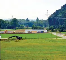  ?? Foto: A. Schmid ?? Die Erschließu­ng des neuen Gewerbegeb­iets in der Kälberweid­e in Kellmünz wird mit einem Kredit bezahlt. Der muss über Verkäufe abbezahlt werden.