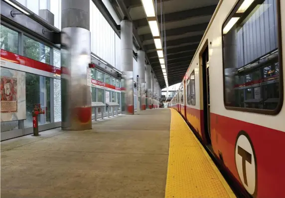  ?? ANgELa ROwLiNgS pHOTOS / HERaLD STaFF ?? ‘ACCELERATE­D WORK’: The MBTA has used the pandemic shutdown to get ahead of schedule and cut costs, according to General Manager Steve Poftak.