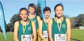  ?? Photo / Supplied ?? Whanganui High School bronze medal winning mixed 4 x 400 junior relay team at the New Zealand Schools Championsh­ips.