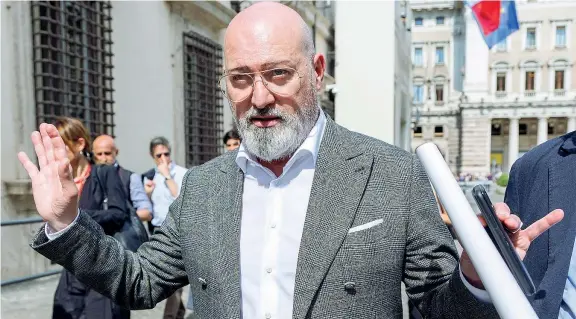  ?? (LaPresse) ?? A Palazzo Chigi Stefano Bonaccini, 56 anni, Pd, presidente della Regione Emilia-Romagna, ieri a Roma per l’incontro con il governo