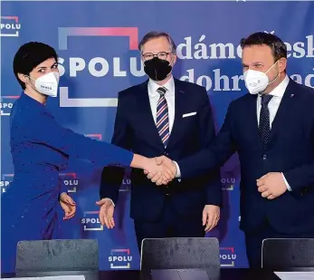  ?? Foto: Jakub Stadler, MAFRA ?? Tři lídři Do části debat budou muset Markéta Pekarová, Petr Fiala a Marian Jurečka z koalice Spolu vybrat jednoho účastníka ze svého středu, do jiných bude automatick­y zván jen Fiala.