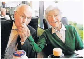  ?? FOTO: PRIVAT ?? Seit mehr als 80 Jahren sind Johannes und Thekla Lichtenber­g ein Paar.