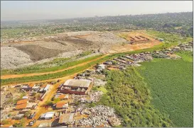  ??  ?? El colapsado vertedero Cateura de Asunción, explotado por la empresa Empo Ldta. &amp; Asociados. Debe ser cerrado y para el efecto la firma compró 200 hectáreas en Villa Hayes.