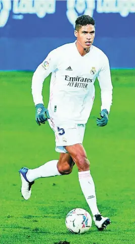  ?? EUROPA PRESS ?? Varane, en uno de los 384 partidos que ha disputado con el Real Madrid