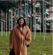  ?? ?? Suolangzhu­oma, a researcher at CTRC, enjoys a break during an event centered on Xizang in Geneva, Switzerlan­d, in January