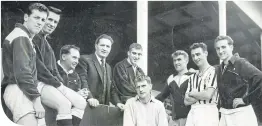  ??  ?? Dan Mclindon (left) with Jock Stein and his Dunfermlin­e team-mates