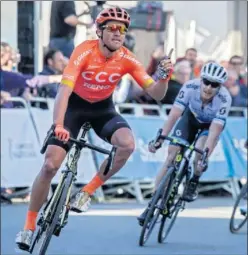  ??  ?? PODEROSO. Van Avermaet logró su primera victoria de la campaña.