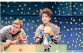  ??  ?? „Der Kleine Prinz“wurde als Theaterstü­ck für zwei Darsteller und Puppen geschriebe­n. Premiere hatte es 2015 im Studio in Mönchengla­dbach.