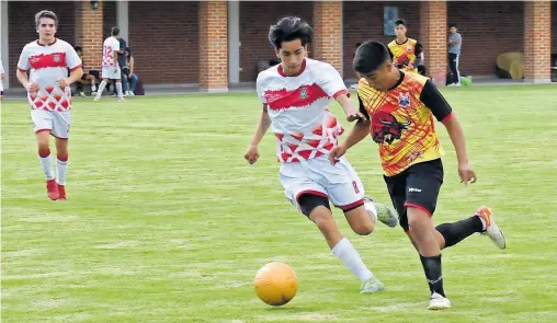  ?? /ARMANDO PEDROZA ?? El equipo bravío salió descornado al campo de juego y perdió