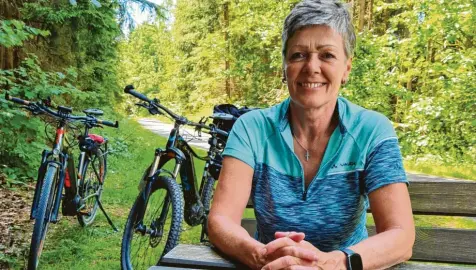  ?? Foto: Familie Feucht ?? Birgit Feucht macht gerne Sport – von Radfahren bis Wandern. Von der Multiplen Sklerose will sie sich nicht kleinkrieg­en lassen.