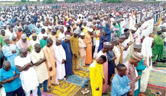  ?? PHOTO: AYODELE ADENIRAN ?? Muslim faithful at the Ile Zik Prayer Ground, Ikeja during the 2021 Eld- el- Kabir prayers in Lagos… yesterday.