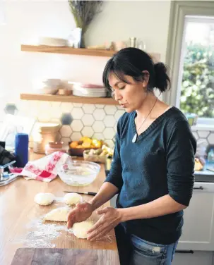  ?? PHOTO: STEPHEN JAQUIERY ?? The good life . . . My Food Bag cofounder Nadia Lim in her kitchen near Queenstown.