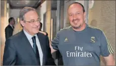  ??  ?? SUGERENCIA. Florentino le recitó a Benítez su once y estaba De Gea.