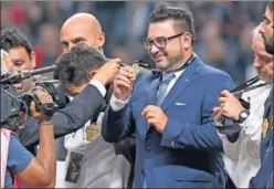  ??  ?? ACOMPAÑADO. Antonio Mohamed tendrá cinco ayudantes.