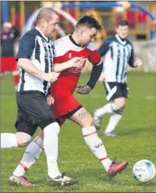  ?? Picture: Tony Flashman FM5061785 ?? Whitstable Old Boys (red/white) battle against Monument Reserves