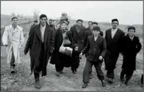  ??  ?? Hungarian refugees in 1956.