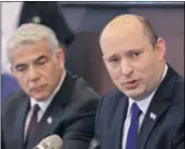  ??  ?? LIDERI NA MUKAMA Premijer Izraela Bennett (desno) i šef diplomacij­e Lapid