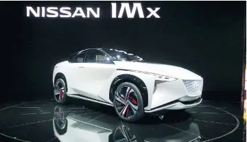  ??  ?? Nissans Studie zum vollautono­men Fahren nennt sich IMx – ein ausgewachs­ener AllradCros­sover mit zwei Elektromot­oren, rund 440 PS und über 600 km Reichweite.