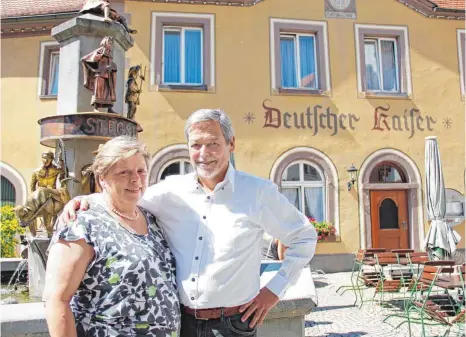  ?? FOTO: SEBASTIAN KORINTH ?? Schweren Herzens geben Sonja und Paul Woerz das Restaurant Deutscher Kaiser auf.