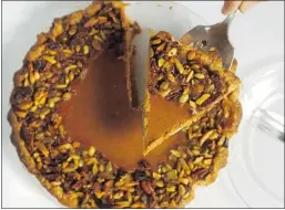  ?? — POSTMEDIA NEWS ?? Does this look like the perfect pumpkin pie to you? This recipe earned nothing but praise online.