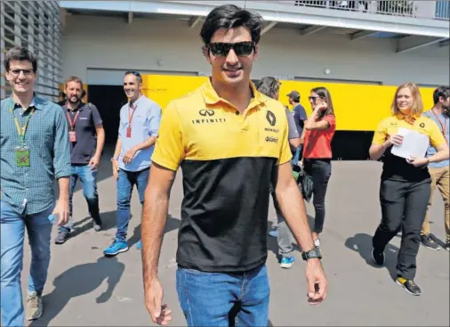  ??  ?? PROPÓSITOS. Carlos Sainz está motivado para el nuevo año, primero completo que disputará con su nuevo equipo, Renault.