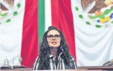  ??  ?? La presidenta de la Comisión de Seguridad Ciudadana, Leticia Varela, es la diputada que promueve la iniciativa para expedir la primera ley de tianguis.