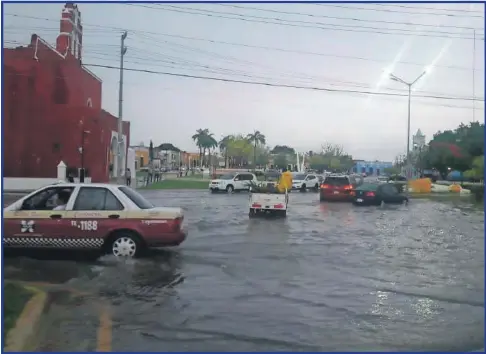  ??  ?? Campeche padece una semana de lluvias intensas, ya hay 39 suicidios, dirigentes estatales de Morena y el PRI debaten