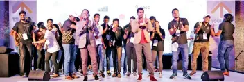  ??  ?? Entertaine­rs Bathiya and Santhush on stage with Youth Ambassador­s