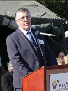  ??  ?? Leo Coy, chairman of the St Phelim 50th Commemorat­ion Committee, addresses the attendance.