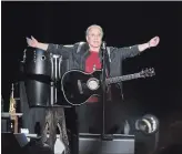  ?? EVAN AGOSTINI THE ASSOCIATED PRESS ?? Singer-songwriter Paul Simon's Homeward Bound — The Farewell Tour, which wrapped up in September, suggests he, too, is retiring.