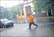  ??  ?? El barrio de La Boca, inundado.
