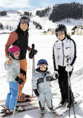  ?? BILD: SN/PRIVAT. ?? Michael Proksch mit Gattin Astrid und den Kindern Katharina und Konstantin beim Skiurlaub im Februar 2017 auf der Postalm.