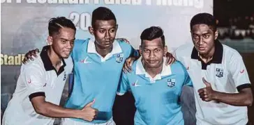  ??  ?? JERSI baru pasukan bola sepak Pulau Pinang musim 2017.