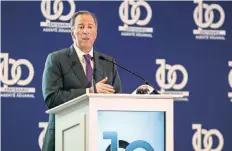  ??  ?? José Antonio Meade se reunió con la Confederac­ión de Asociacion­es de Agentes Aduanales de la República Mexicana (Caaarem).