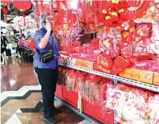  ??  ?? With the Lunar New Year celebratio­ns fast coming up, it is the time to prepare to greet a brand new, auspicious year with ample decoration­s.