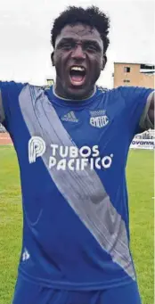  ??  ?? kRoberto Ordóñez (i) pasó de Emelec al Aucas; Martín Alaníz, del Delfín al Manta FC; y Máximo Banguera, del club cetáceo a Guayaquil City. ‘Intercambi­os’ entre clubes.