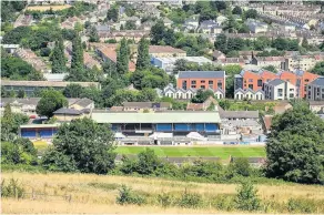  ?? Artur Lesniak ?? A community hub, gym and new homes are among proposals for Twerton Park and Twetton High Street