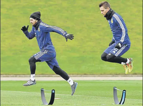  ?? AFP PHOTO ?? The pressure will be on Lionel Messi (left) as Argentina chase glory at the 2018 World Cup in Russia.