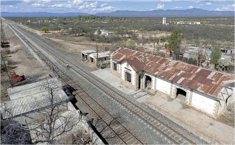  ??  ?? Estación de ferrocarri­l en el ejido La Ventura. miciudad@vanguardia.com.mx